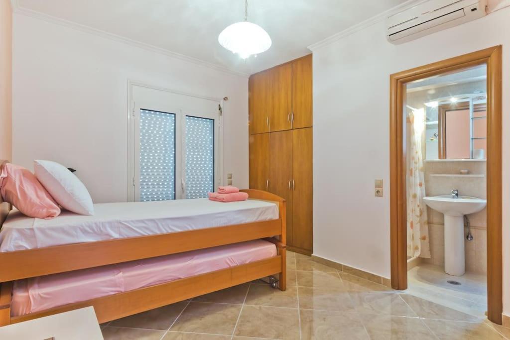 Crystal Chateau: μaisonette Above The Sea * Karpathos Town (Pigadia)